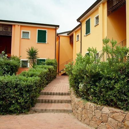 Residence Baia Delle Mimose Badesi Eksteriør bilde