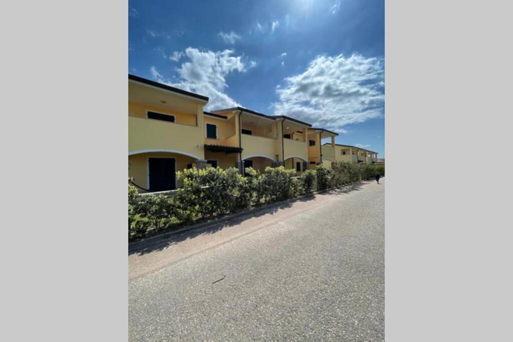 Residence Baia Delle Mimose Badesi Eksteriør bilde